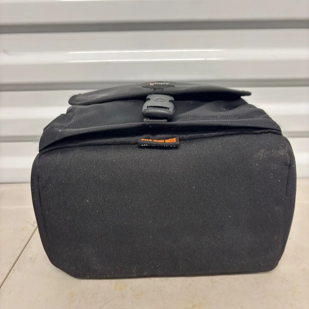 Lowepro Rezo 170 AW Camera Shoulder Bag Black DSLR Case with Rain Cover